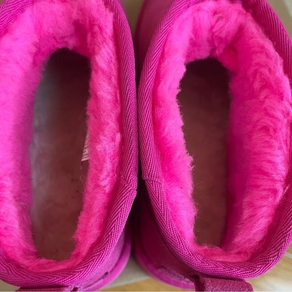 UGG CLASSIC ULTRA MINI PLATFORM BOOT TAFFY PINK FUCHSIA WOMENS SZ  US 7 EU 38 - Picture 11 of 14
